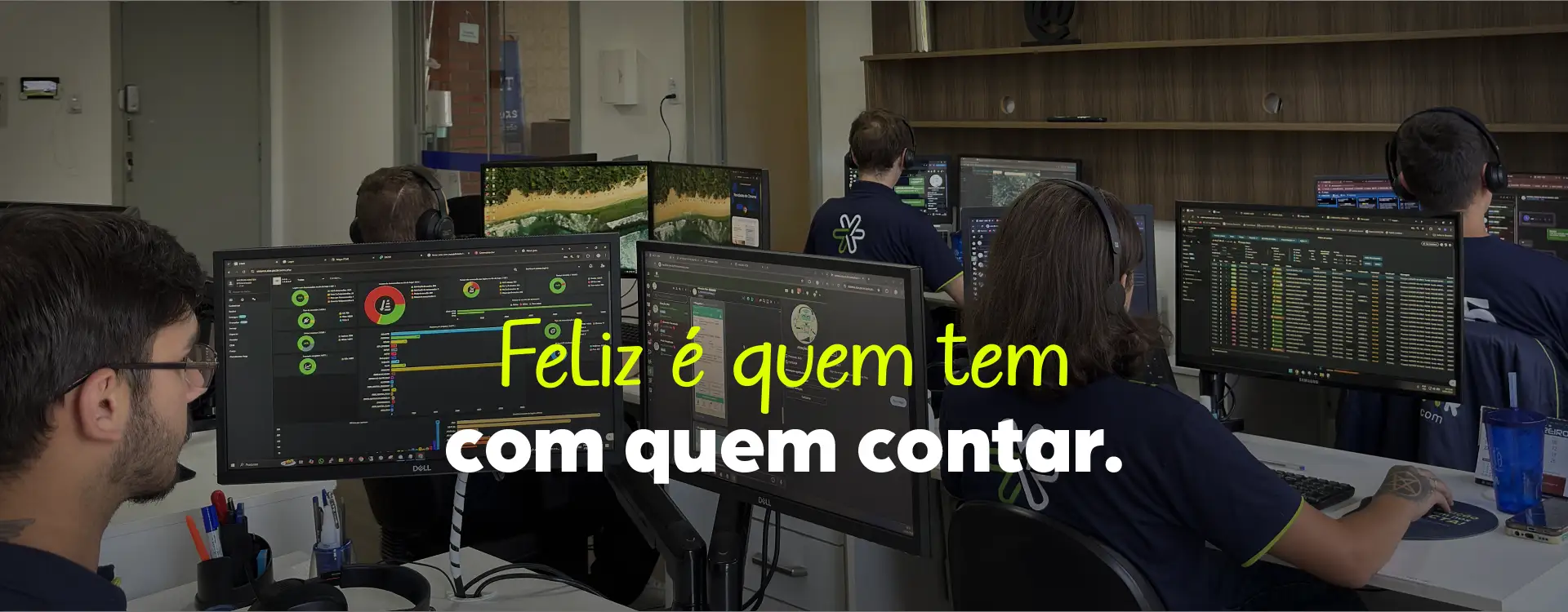 Equipe STAR celebrando conexão com a comunidade